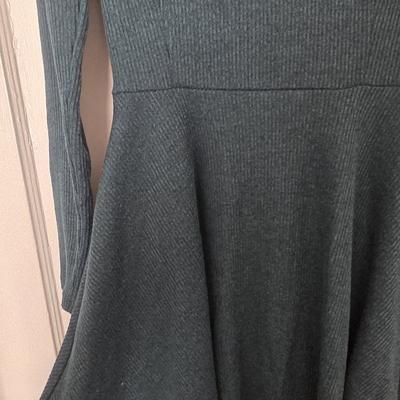 Alya Deep Womens Green Long Sleeve Sweater Dress - Picture 7 of 11